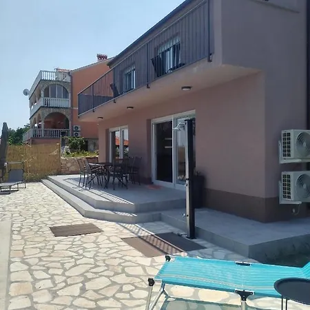 House Jovich Martina